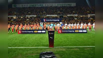 Kayserispor, Antalyaspor karşısında ilk yarıyı önde kapattı: Cardoso'nun golleriyle 2-1