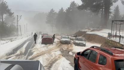 Tarsus'ta dolu afeti: Yollar kapandı