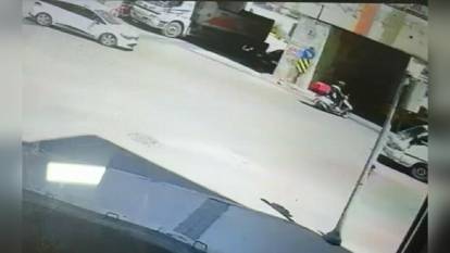 İzmir Buca'da kamyonun çarptığı motosiklette 1 ölü