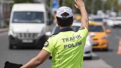 Esenyurt'ta makas atarak ilerleyen sürücüye para cezası verildi