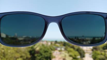 Güneş gözlüğü aksesuar değil, sağlık için kalkan!