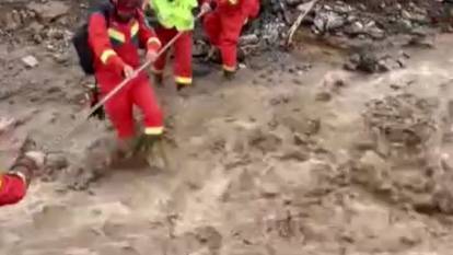 Şiddetli yağışlar sele dönüştü