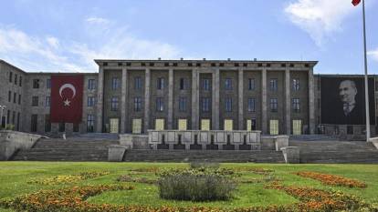 Sadece öğrenciler değil çalışan da tacize uğramış! Şikayetten vazgeçmesi için tehdit edildi