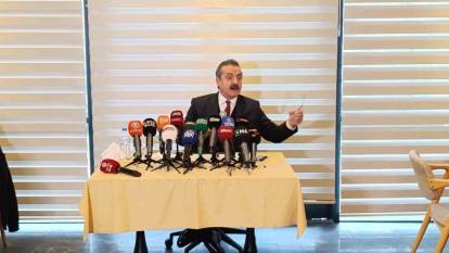 Eski Bakan Çelik Bursaspor'un Geleceğini Değerlendirdi: Birlik Sağlanamazsa Tehlike Büyük