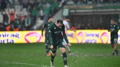 Bursaspor, Adanaspor'u Farklı Geçti: 6-0