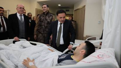 Bakan Çiftçi, Yaralanan Polisiyle Görüntülü Konuştu