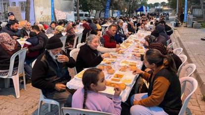 Aydın'da İftar Sofraları Dayanışma Ruhu ile Kuruldu