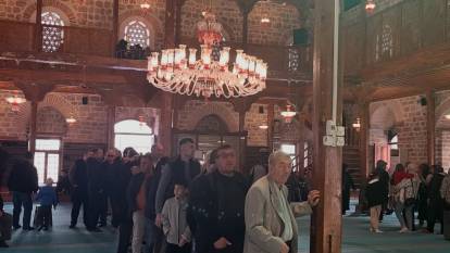 Beypazarı'nda Kadir Gecesi'nde Sakal-ı Şerif Ziyarete Açıldı