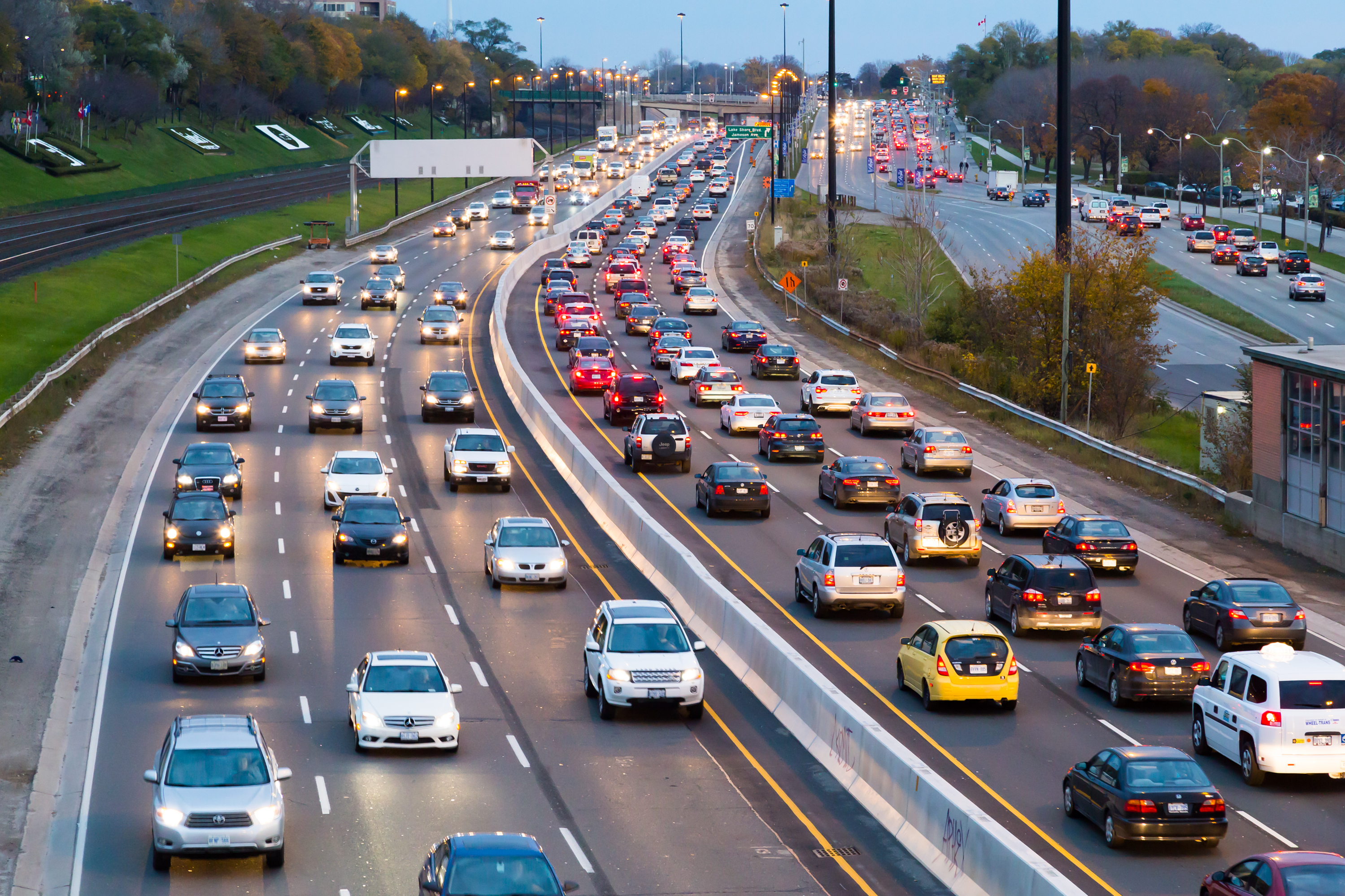 auto-cars-highway-traffic.jpg