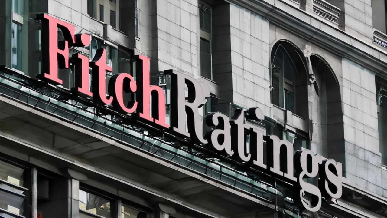 fitch-ratings-us-negative.jpg