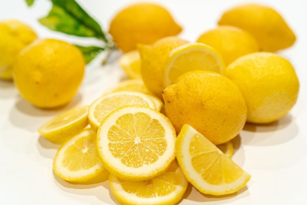 12-facts-about-lemon-1689300620.jpg
