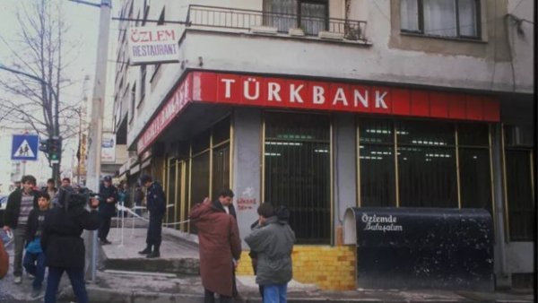 2001-yilinda-faaliyetlerini-sonlandiran-unlu-turk-bankasi-geri-donuyor-herkes-sasiracak-4f48f3.jpg
