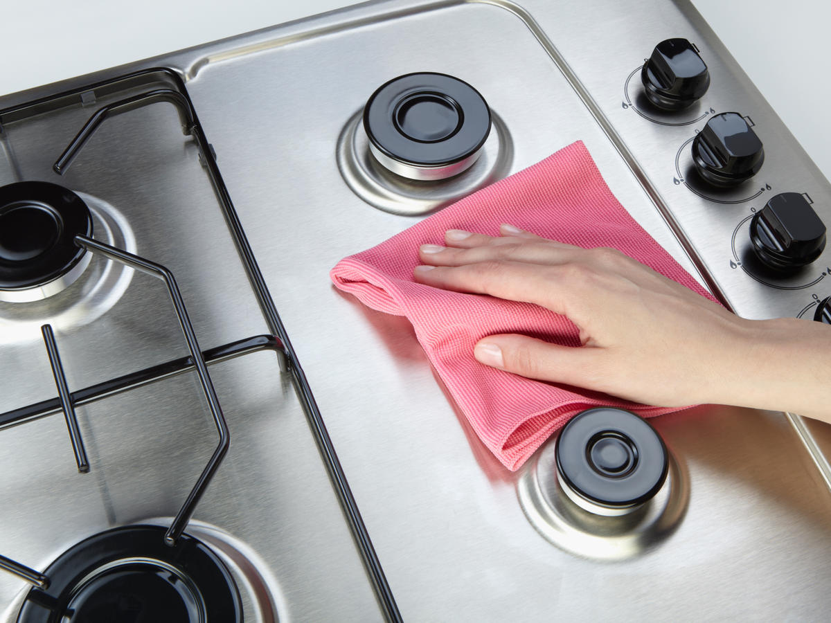 how-to-clean-a-stainless-steel-cooktop-1691140438.jpg