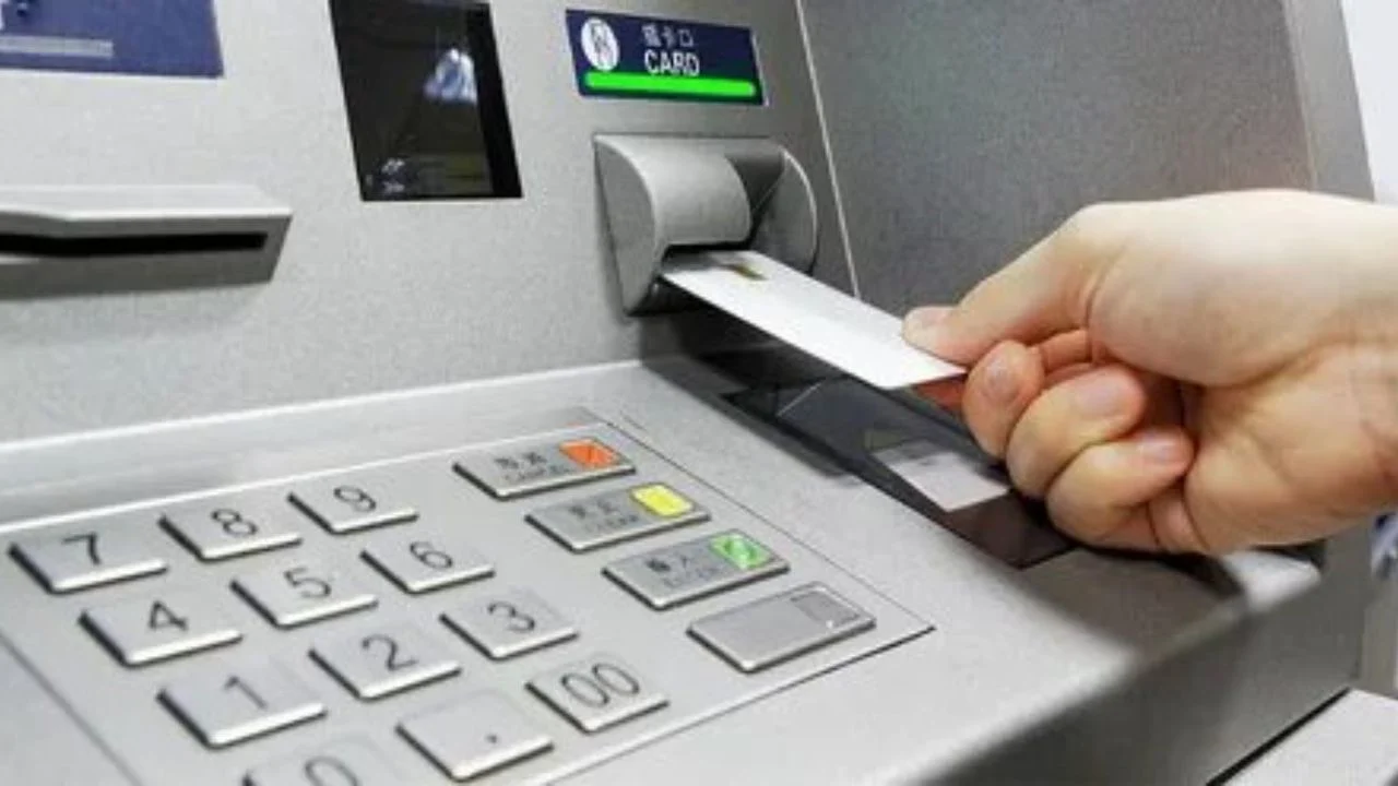 atm-den-para-cekenler-yandi-artik-bu-kadar-daha-para-odeyecekler-1200-143861.webp