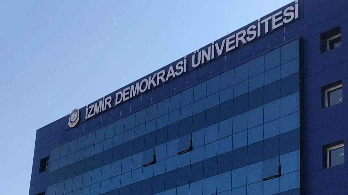 zmir-demokrasi-universitesi-10-ogretim-uyesi-alacak.jpg