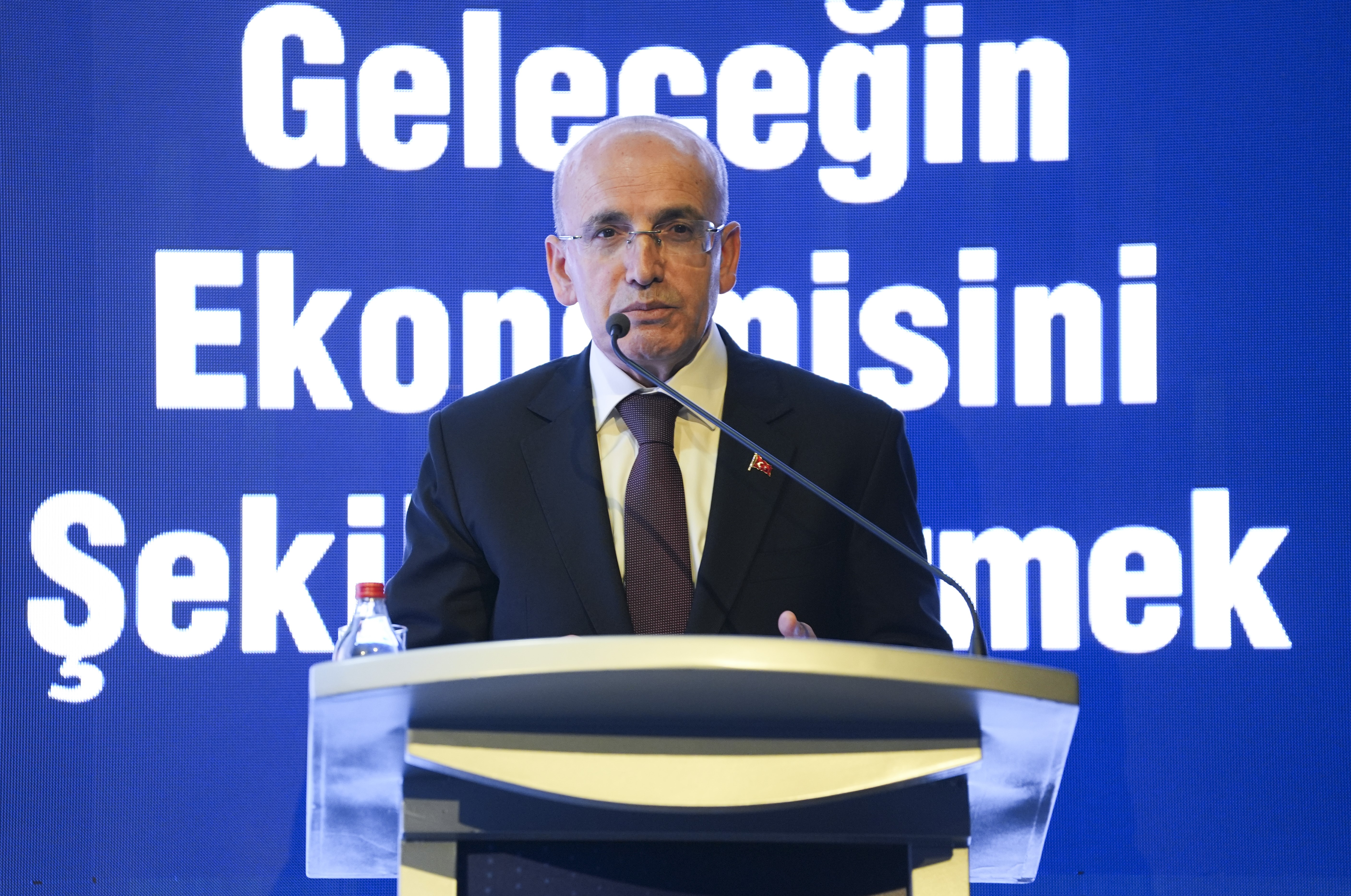 aa-20241224-36568677-36568674-hazine-ve-maliye-bakani-mehmet-simsek-iicec-konferansinda-konustu.jpg