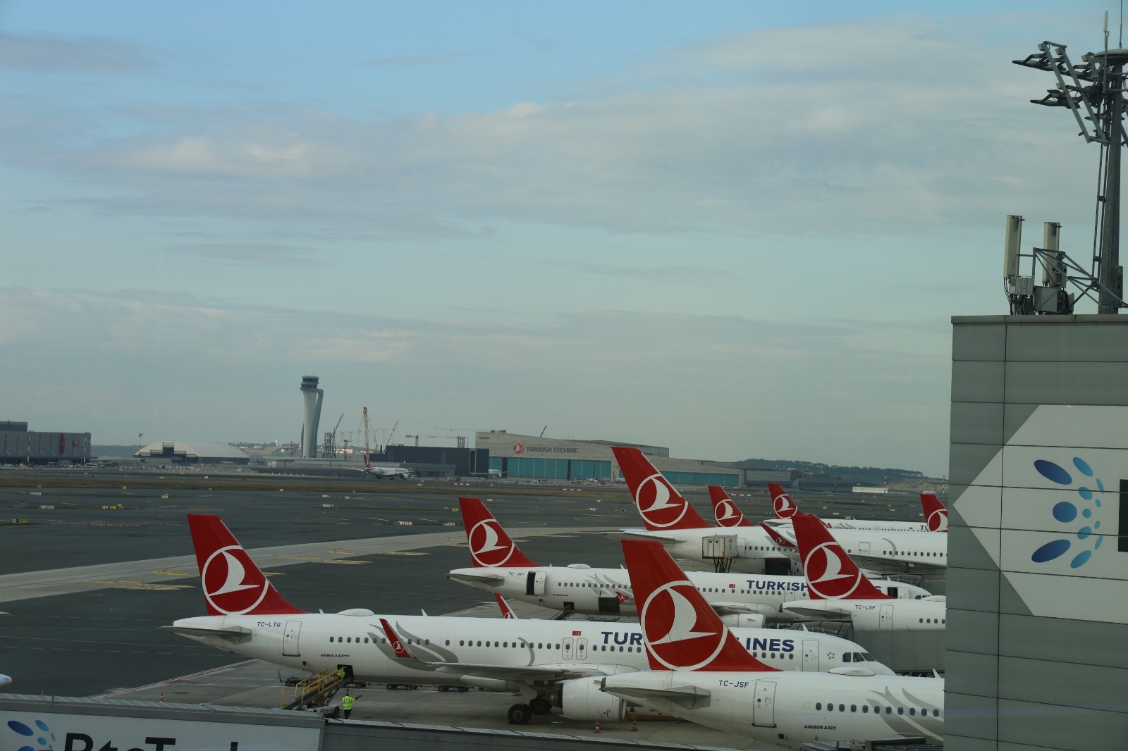 aw395302-02-001.jpg