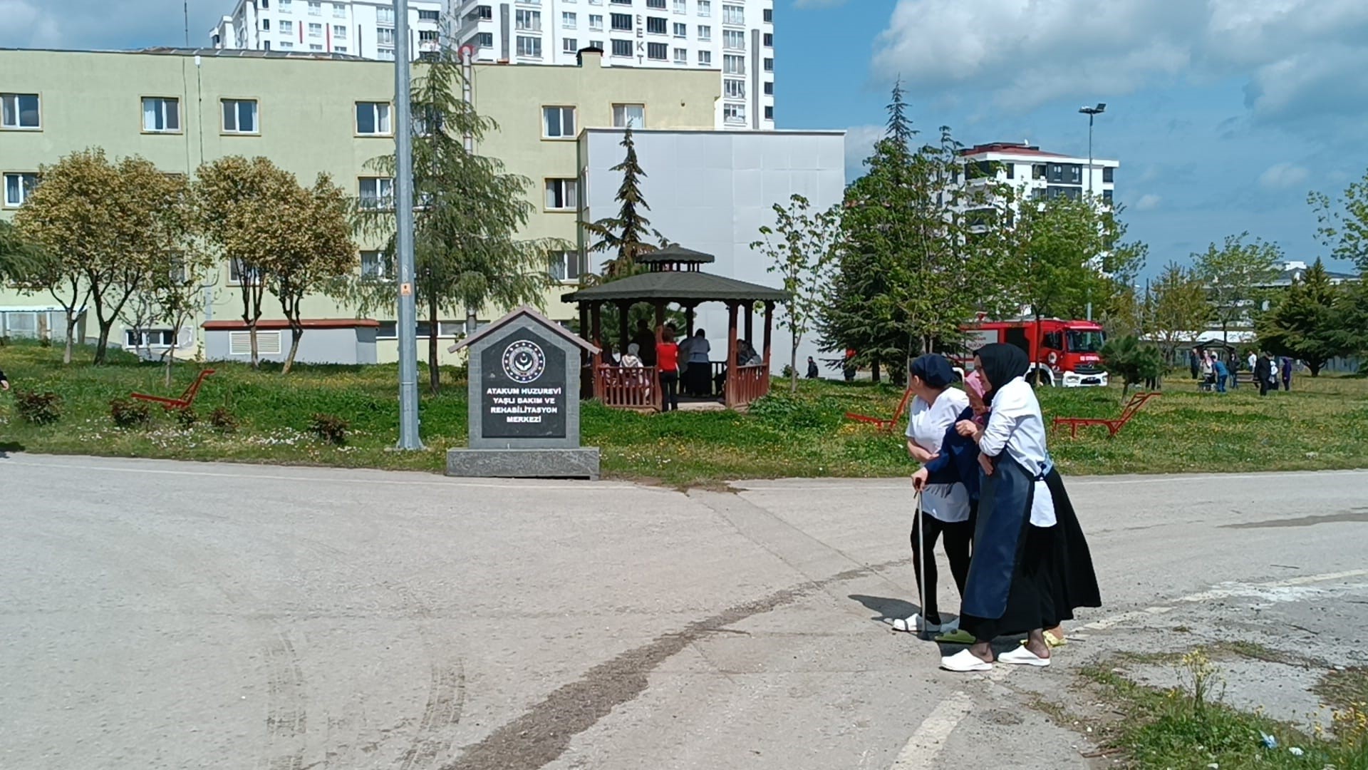 aw433303-01.jpg