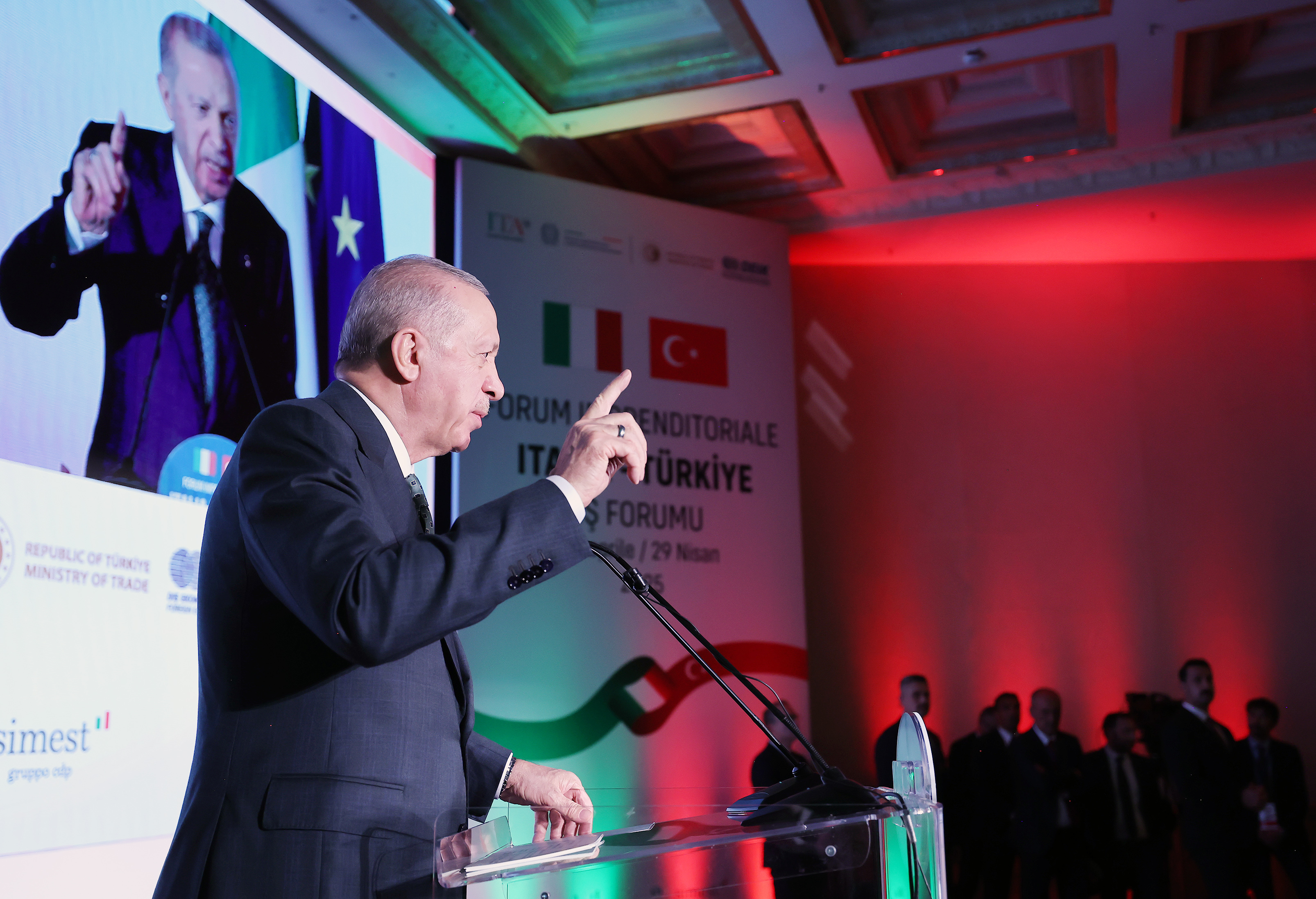 aa-20250429-37793065-37793052-cumhurbaskani-erdogan-turkiyeitalya-is-forumuna-katildi.jpg
