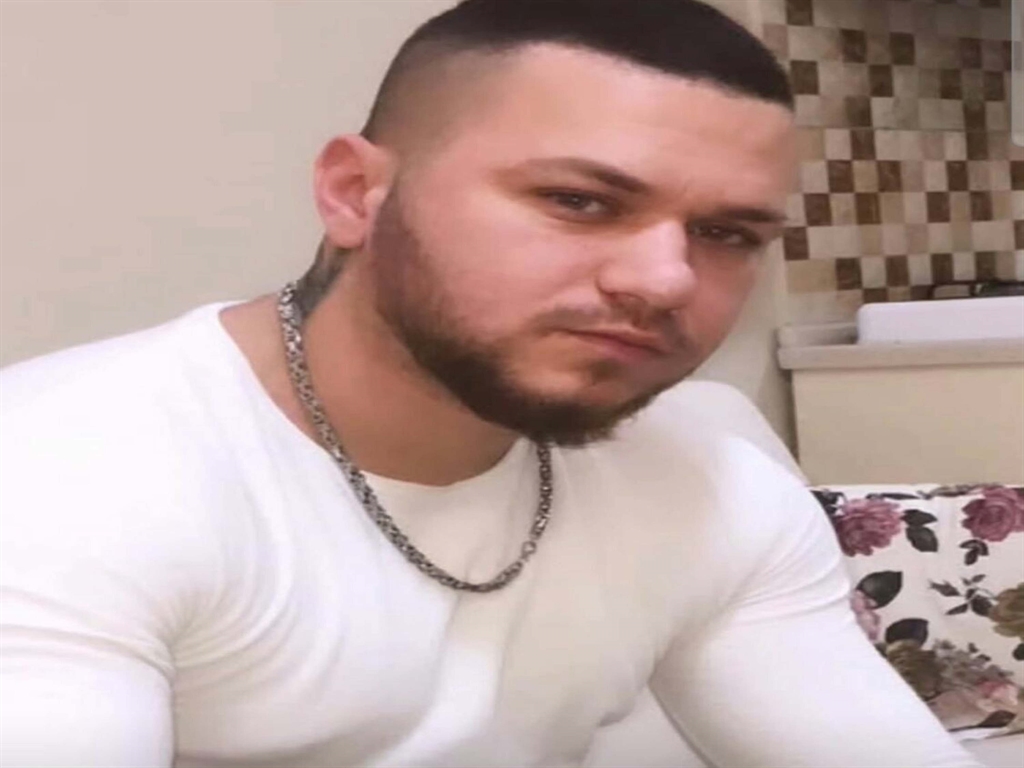 775579.jpg
