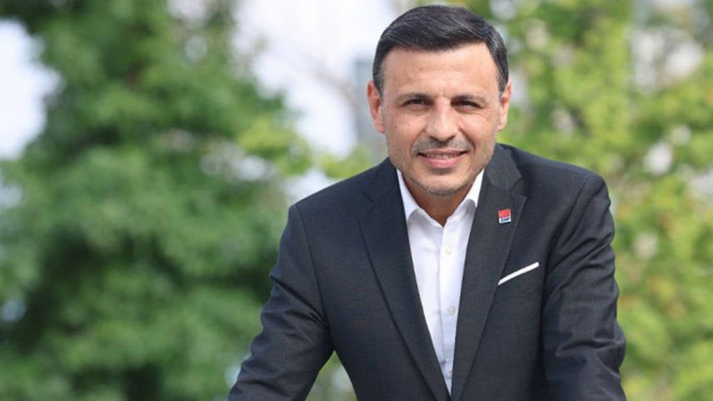 ozgur-celik-kimdir-chp-istanbul-il-baskani-ozgur-celik-in-hayati-ve-siyasi-kariyeri.jpg